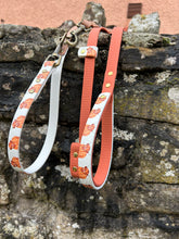 Load image into Gallery viewer, Highland Cow Hands-free Training Lead