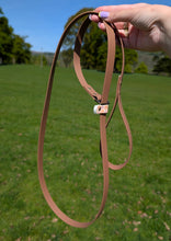 Load image into Gallery viewer, Neutral Checkmate Slip Lead