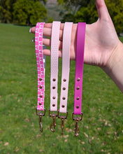 Load image into Gallery viewer, Pink Checkmate Traffic Handle