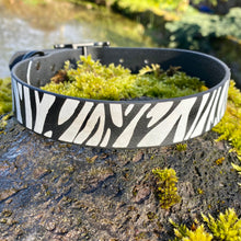Load image into Gallery viewer, Zebra Print Collar
