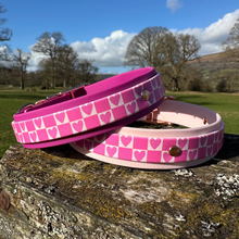 Load image into Gallery viewer, Pink Checkmate Collar