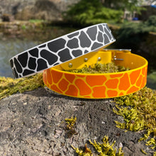 Load image into Gallery viewer, Giraffe Print Collar