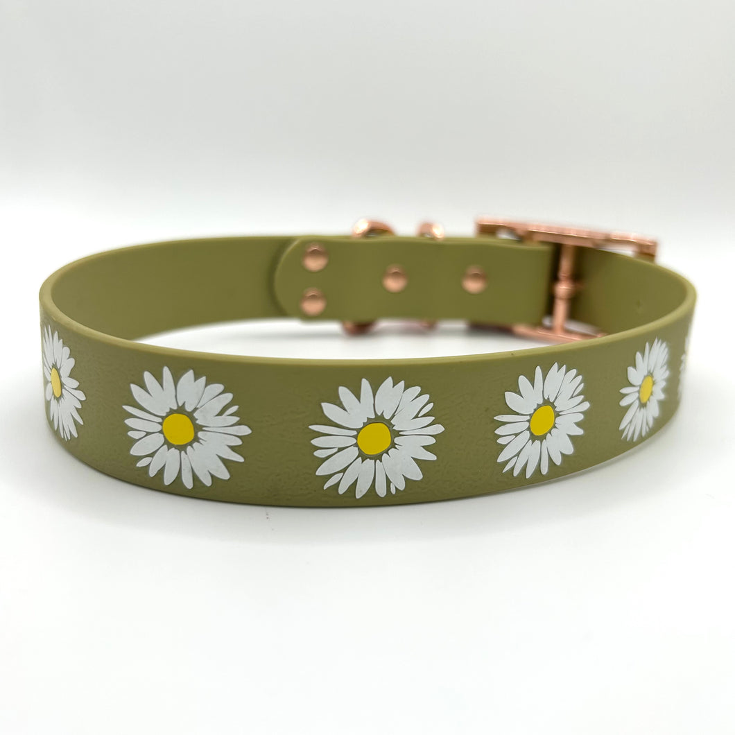 Sage Daisy Collar - Large (16