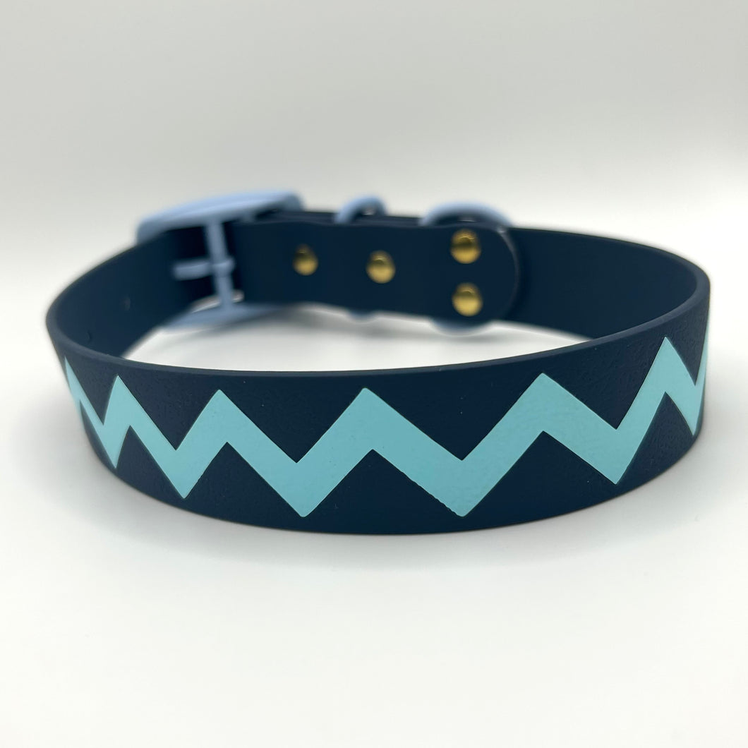 Navy Zig Zag Collar - Medium (14