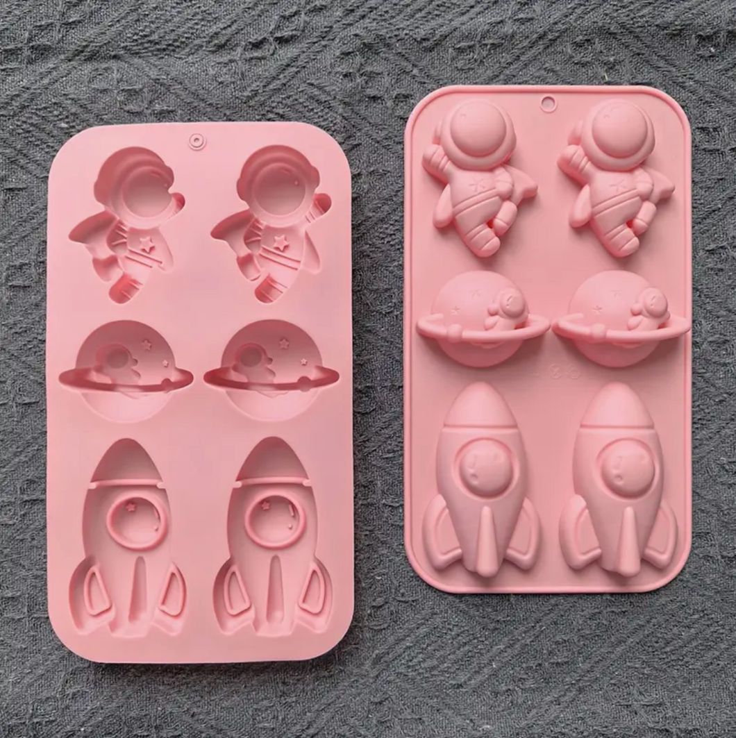 Space Treat Mould